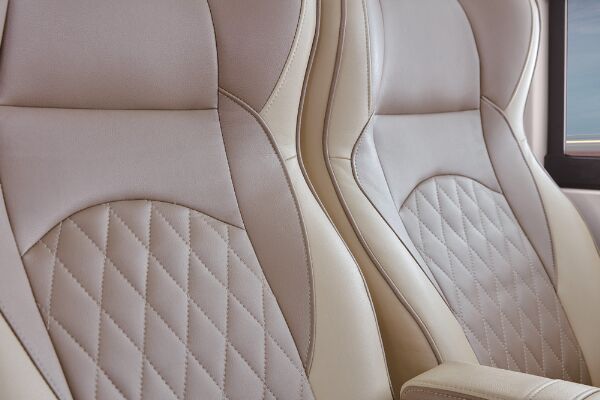 格力钛GTQ6131BEVST8双层公交车(纯电动37-71座)