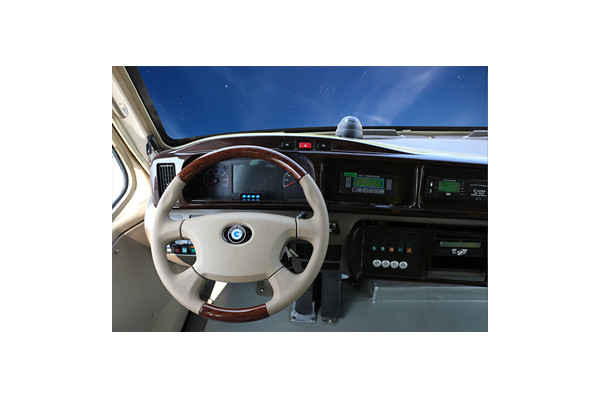 陆地方舟RQ6830YEVH18客车(纯电动10-23座)