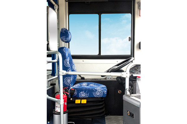 南京金龙NJL6100EV8公交车(纯电动19-37座)