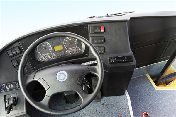 申龙SLK6809USD5公交车(柴油国五14-28座)