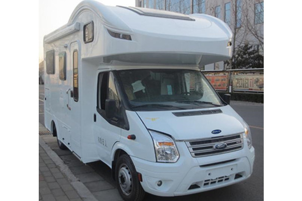 凯伦宾威ZK5046XLJ2旅居车(柴油国五2-6座)