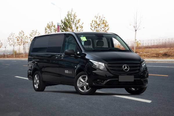 凯伦宾威ZK5037XLJ1旅居车(汽油国五4-6座)