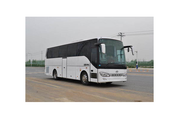 女神JB5150XYL5医疗车(柴油国五2-14座)