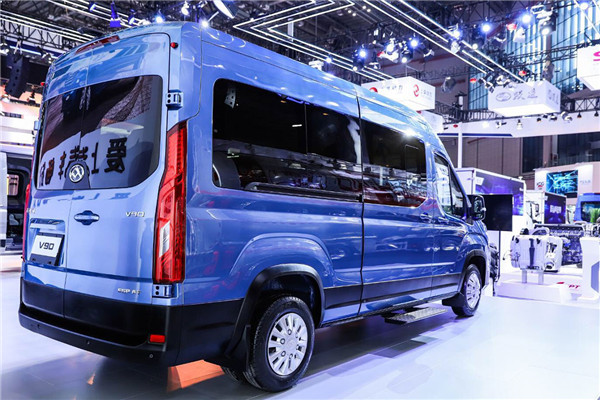 上汽大通SH6551H4DB-N客车(柴油国六10-12座)
