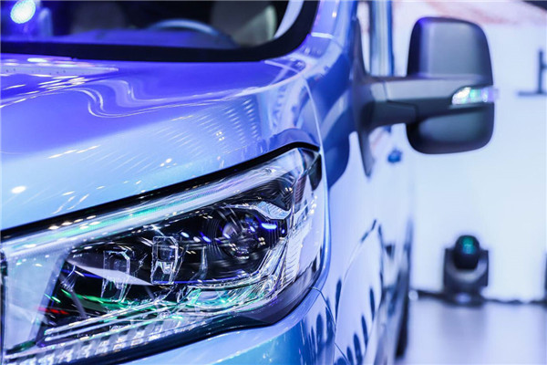 上汽大通SH6551J2DB多用途轻客(柴油国六7-8座)