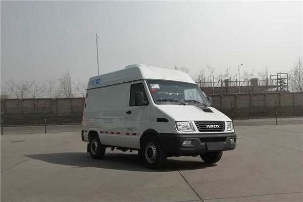 宇通ZK5041XLC1冷藏车(柴油国五3座)