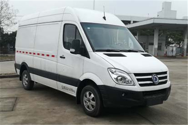 申龙SLK5046XXYBEV厢式运输车(纯电动2座)