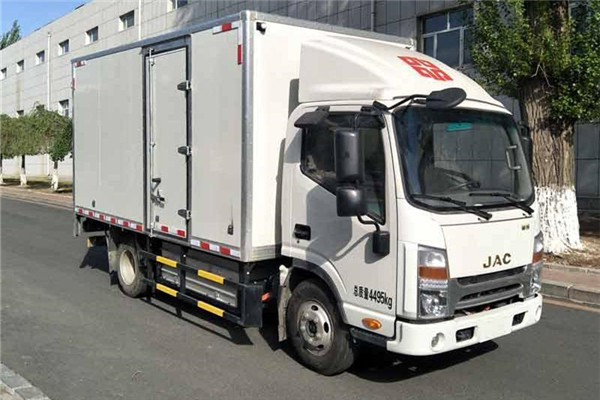 中通LCK5095XXYFCEVH9D厢式运输车(燃料电池3座)