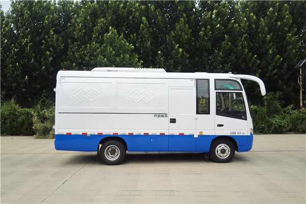 齐鲁BWC5041XXYKH厢式运输车(柴油国五2座)