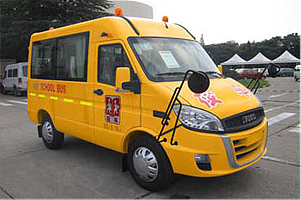 南京依维柯NJ6485YXCC幼儿专用校车(柴油国五18座)