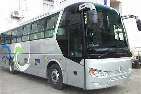 金旅XML6102JHEVD5C插电式公交车(柴油/电混动国五25-48座)