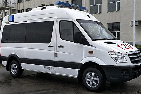 海格KLQ5040XJHE5救护车(柴油国五4-9座)