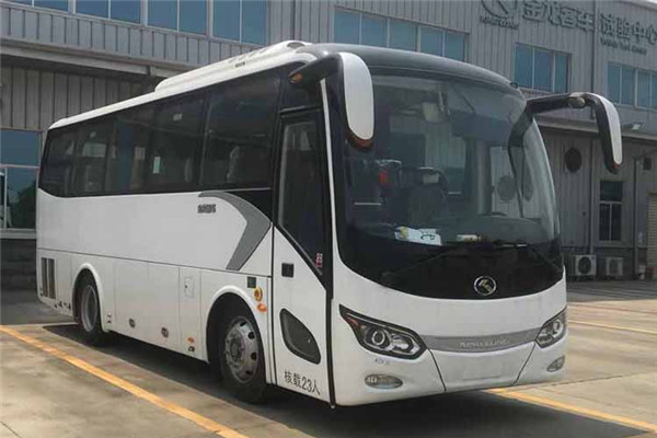 金龙XMQ6825CYD6C1客车(柴油国六10-23座)
