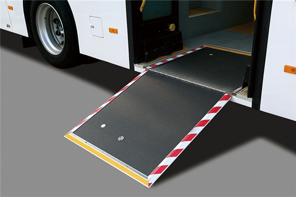 金龙XMQ6106AGBEVL11公交车(纯电动19-40座)