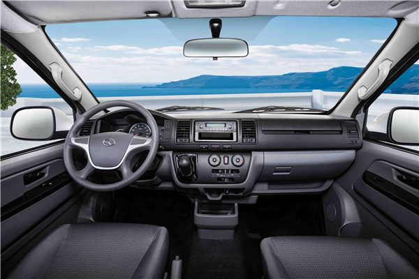 金龙XMQ6535DED61轻型客车(柴油国六6-9座)