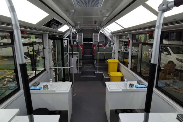 福田欧辉BJ5180XYLEV医疗车(纯电动2-9座)