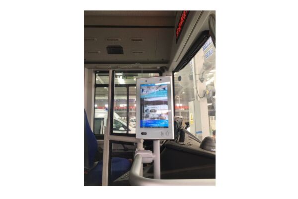 福田欧辉BJ5180XYLEV医疗车(纯电动2-9座)