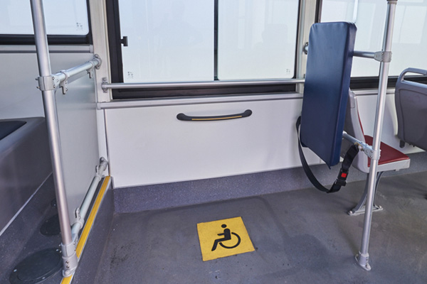 格力钛CAT6180DRBEVT1铰接公交车(纯电动26-40座)
