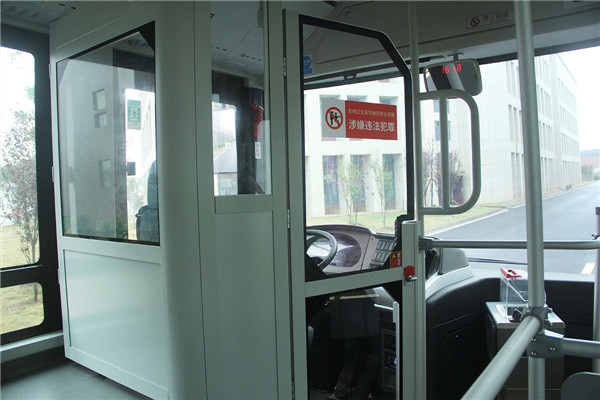 智电HYK6105GBEV低入口公交车(纯电动16-29座)