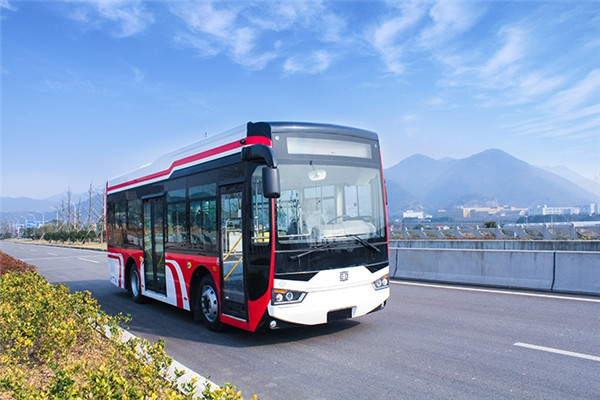 浙江中车CSR6850GPHEV1公交车(柴油/电混动国五10-30座)
