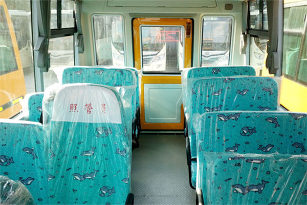 华新HM6570XFD5XN幼儿专用校车(柴油国五10-19座)