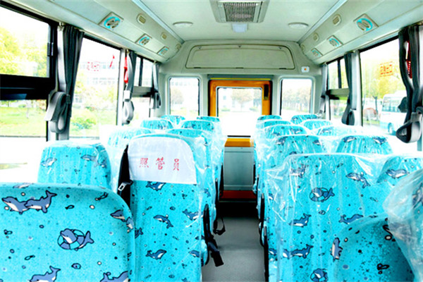 华新HM6598XFD6XZ中小学生专用校车(柴油国六10-19座)