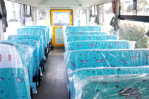 华新HM6700XFD5XN幼儿专用校车(柴油国五30-38座)