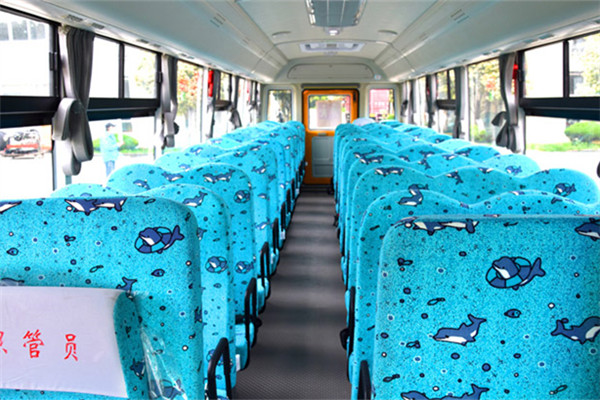 华新HM6946XFD6XS小学生专用校车(柴油国六46-56座)