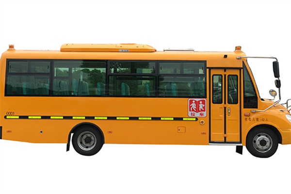 华新HM6760XFD5XN幼儿专用校车(柴油国五33-42座)