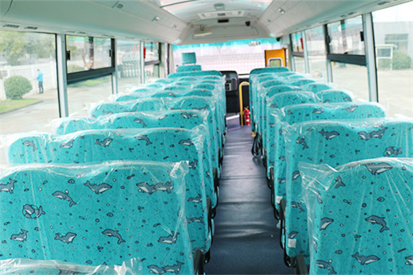 华新HM6760XFD5JN幼儿专用校车(柴油国五33-42座)