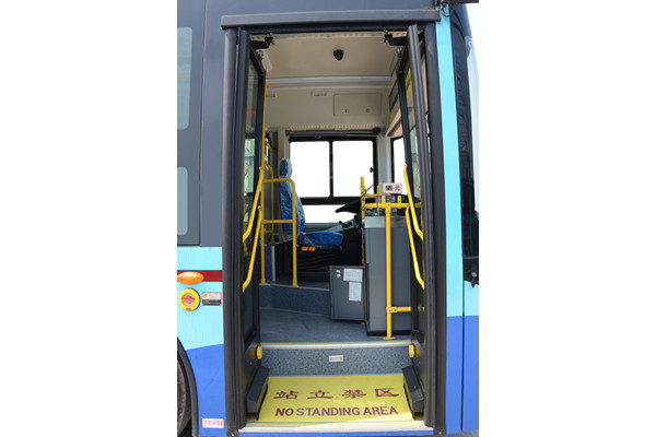 宏远KMT6106GBEV4公交车(纯电动19-39座)