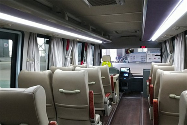 峨嵋EM6830BEVL客车(纯电动24-34座)