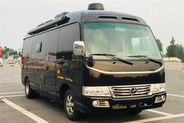 中宜JYK5041XLJCE1旅居车(柴油国五2-6座)