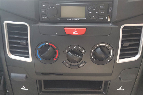 南京依维柯NJ5046XGCZ5A工程车(柴油国六6-9座)