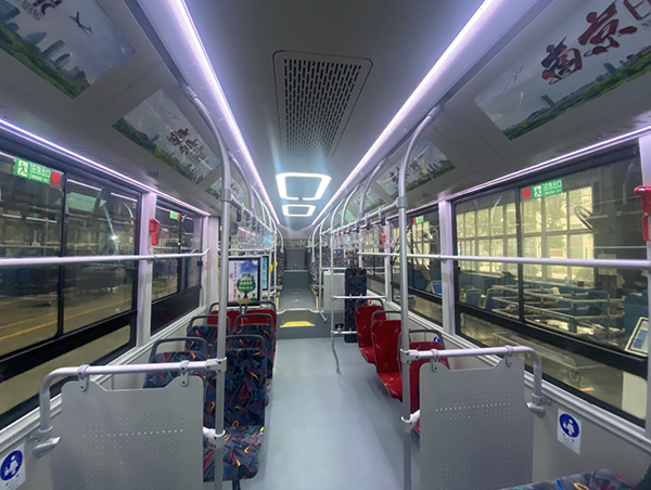 南京金龙NJL6106EVD低入口城市客车(纯电动19-38座)