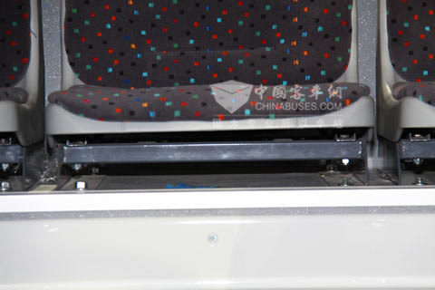 粗制滥造的五十铃客车