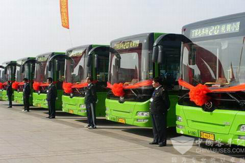 配装玉柴YC6J210N－30的天然气公交车