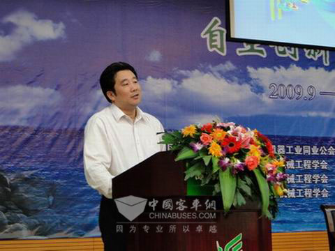 晏平在2009海峡两岸机械科技论坛上作专题学术报告