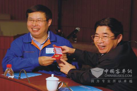 陕西省长袁纯清考察法士特集团公司