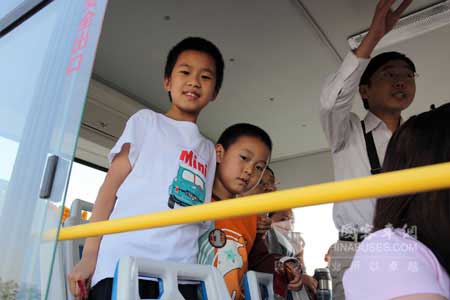 花博会游客感受康明斯清洁动力