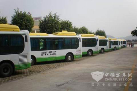 配载朝柴天然气发动机的恒通客车顺利到达东莞