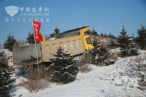 装载艾里逊自动变速箱的矿车坡起试验