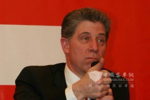 曹思德：康明斯适时而改变