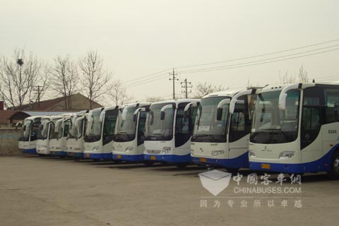 配备锡柴发动机的客车