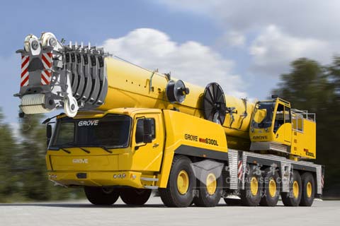 装载了艾里逊4500 SP 变速箱的GMK 6300L起重机