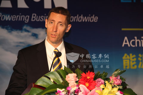 伊顿公司亚太区总裁何钦鸿（Curt Hutchins）