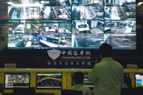 二楼的监控区可以进行实时监控和场外提示