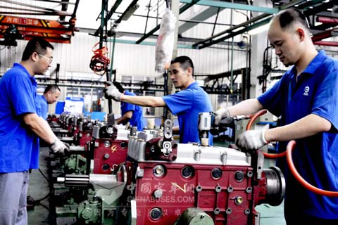 綦齿传动公司变速器装配线现场