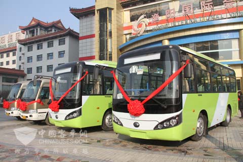 交付平谷鑫通顺客运公司使用的新车