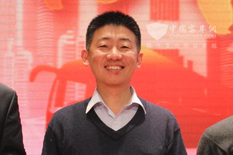 艾里逊变速箱公司冯旭上台领奖